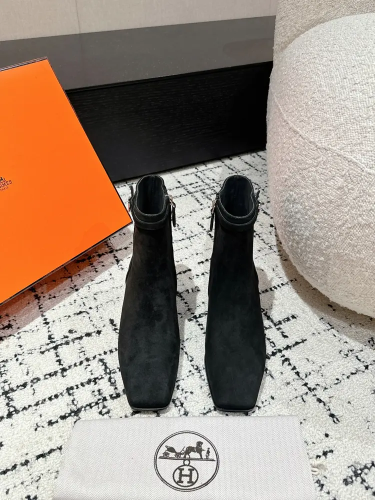 Hermes 24/ Classic catwalk boots