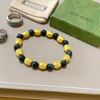 Gucci bracelets for men and women. The latest blue tiger eye bracelet is of a higher grade