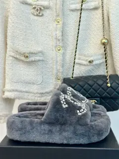 Chanel classic double C rhinestone thick-soled furry slippers