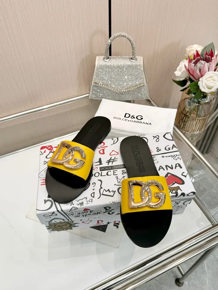 Dolce & Gabbana slippers