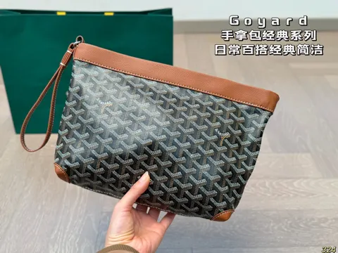 Goyard Clutch