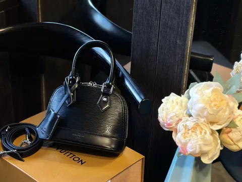 Louis Vuitton Alma