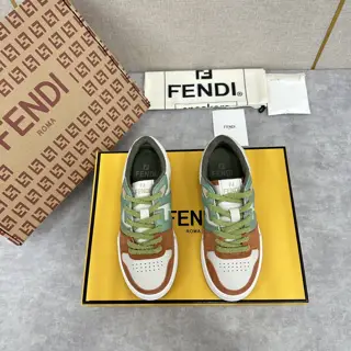 Fendi Retro Contrast Color Sneakers Fend* Match compact design sneakers with retro label on