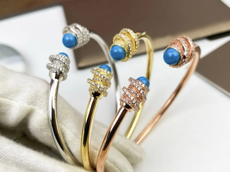 PIAGET’s latest elastic gemstone bracelet