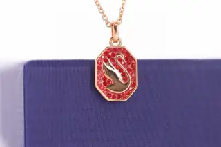Swarovski Octagonal Red Swan Clavicle Necklace