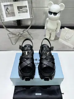 Prada Triangle Buckle Sawtooth Roman Braided Thick-soled Rubber Sandals Retro