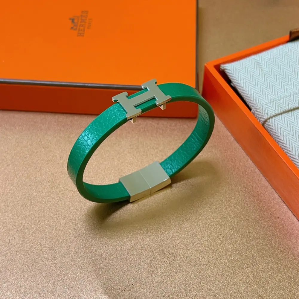 Hermes The latest leather bracelet