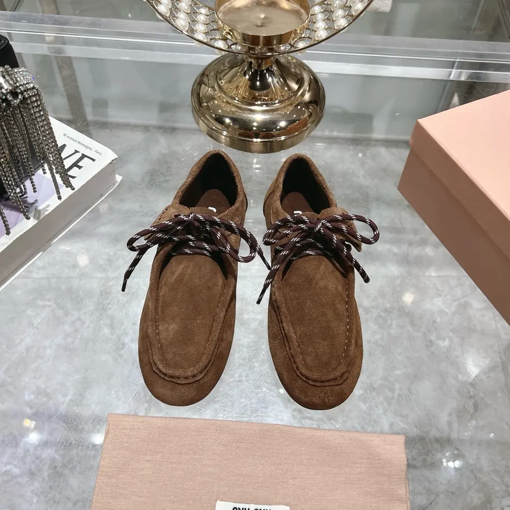 Miu Miu Miu new British style lace-up white shoes casual shoes