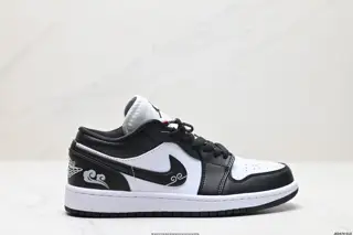 Nike Air Jordan 1 Low Sneakers DC0774-101