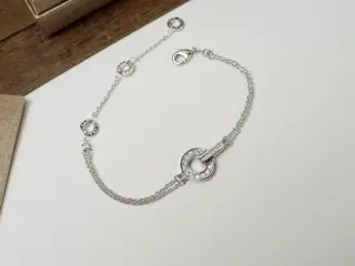 Bvlgari Horse Series Classic Disc Diamond Letter Bracelet High-end pure hand-inlaid