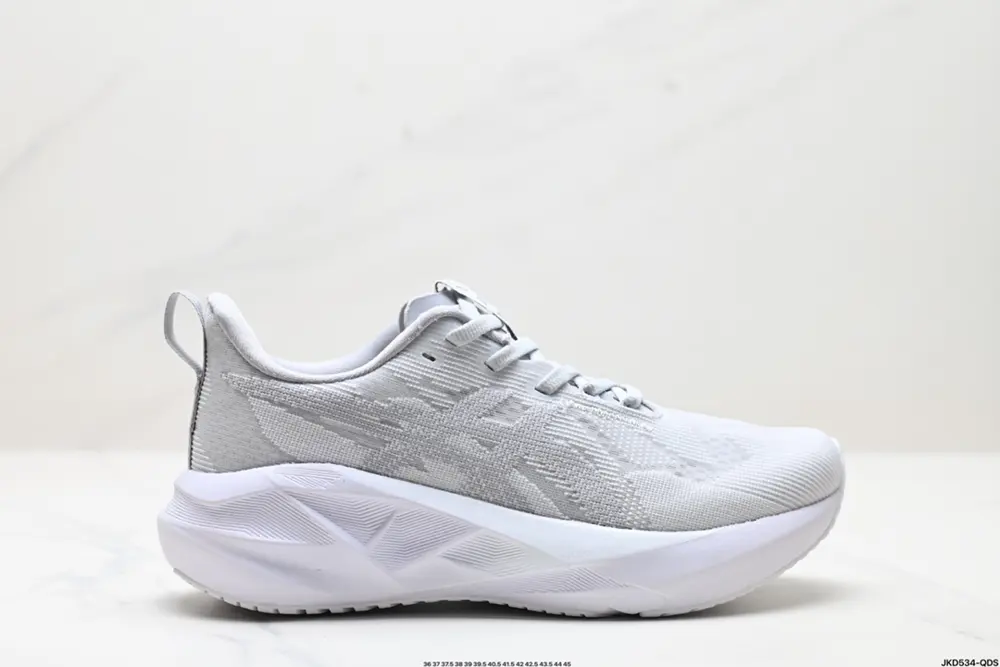ASICS NOVABLAST 5 LE Lightweight Running Shoes 1011B974-100