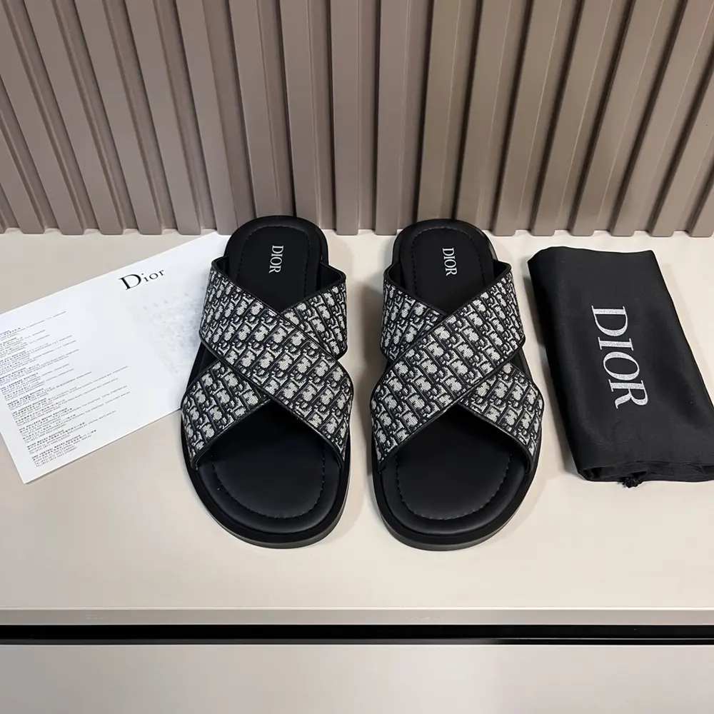 Dior Aqua sandals are elegant yet casual. The cross-strap design is reinterpreted in Dior