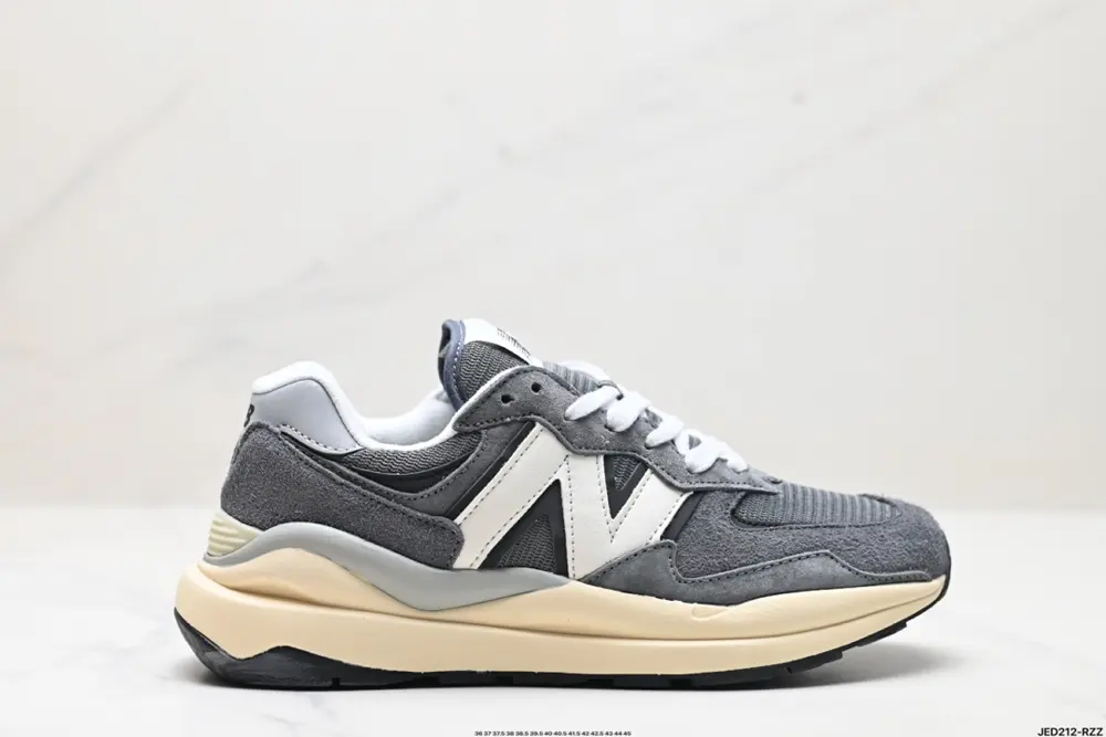 New Balance NB5740 series uses a variety of carefully selected high-quality materials to M5740CBC
