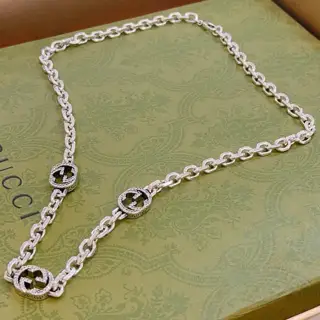 Gucci The latest Gucci necklace with 3G full diamond chain is of higher grade. It is