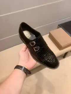 Versace The upper