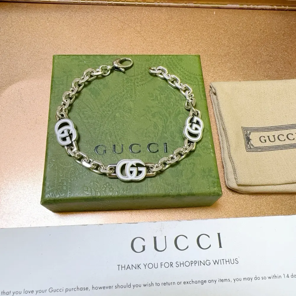 Gucci The latest luxury version of the bracelet