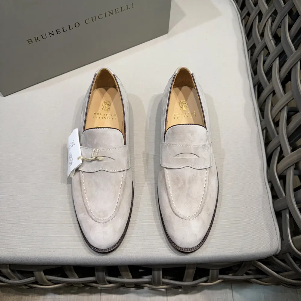 Brunello Cucinelli leather-soled penny loafers|The material is imported suede