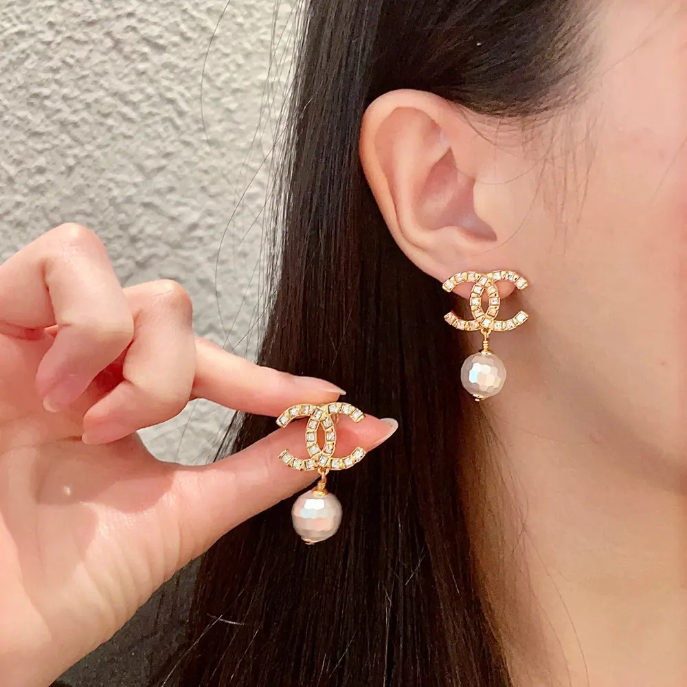 Chanel second-hand earrings