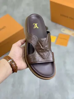 Louis Vuitton men’s slippers