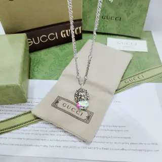 Gucci Lion Color Diamond Necklace The lion opening