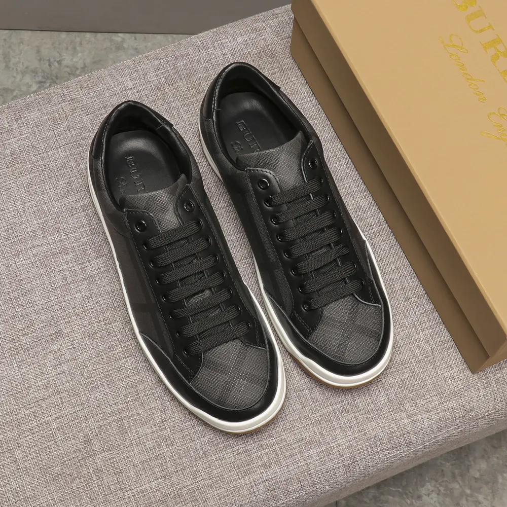 Burberry men’s classic low-top sneakers
