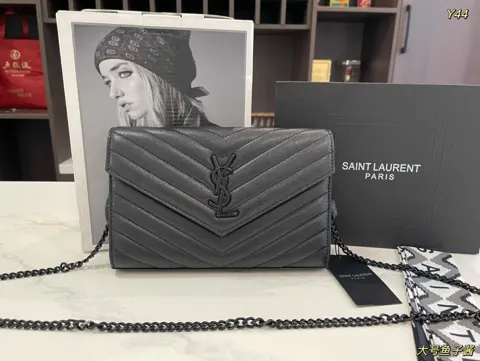 Yves Saint Laurent Bag