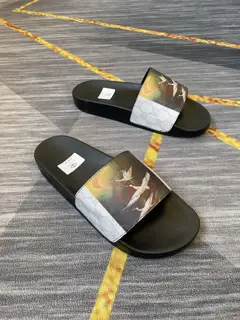 Gucci couple flip flops