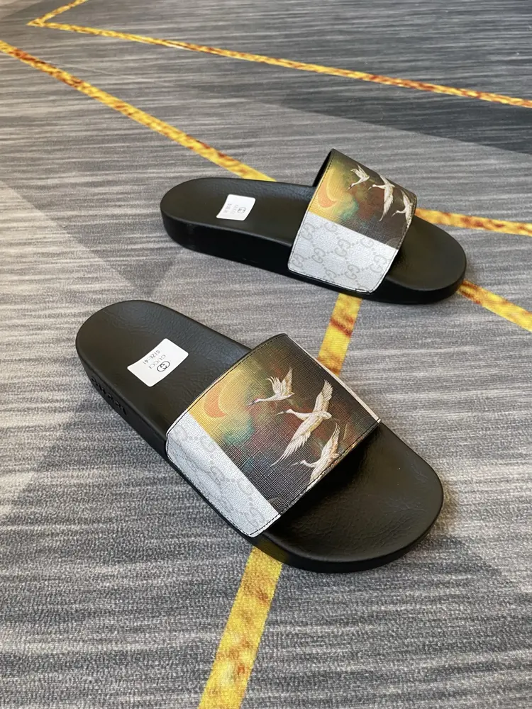 Gucci couple flip flops