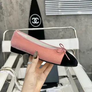 Chanel ballet flats are a timeless luxury classic~Material: imported mixed