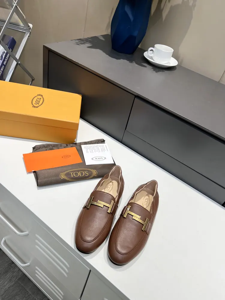 Tods flat loafers