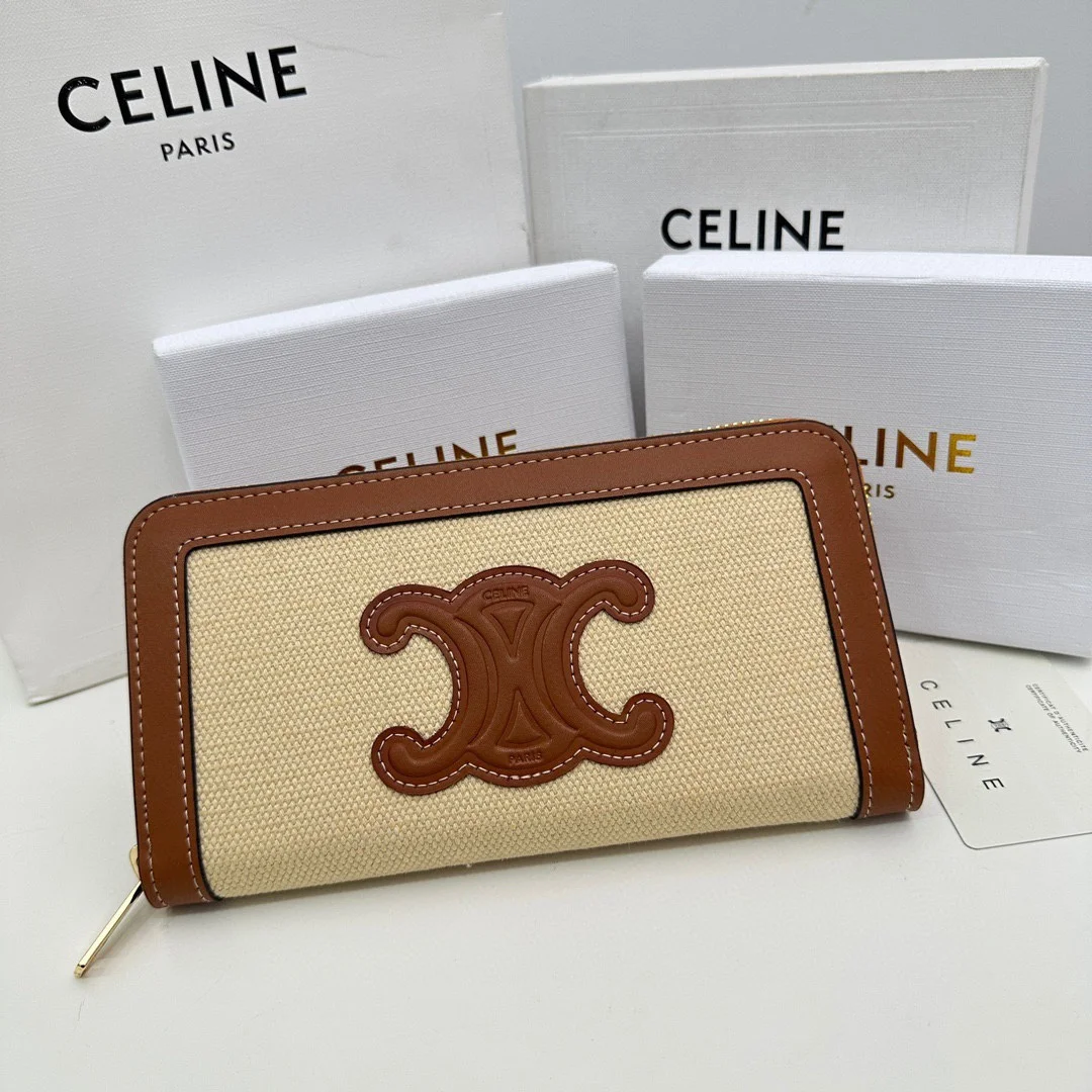 Celine Triomphe