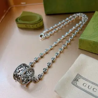 The latest Gucci necklace with a higher-end chain