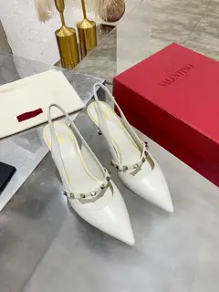【Valentino】Valentino fashion shoes