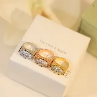 Van Cleef & Arpels Poetic Theme Perlee Collection High-end Ring