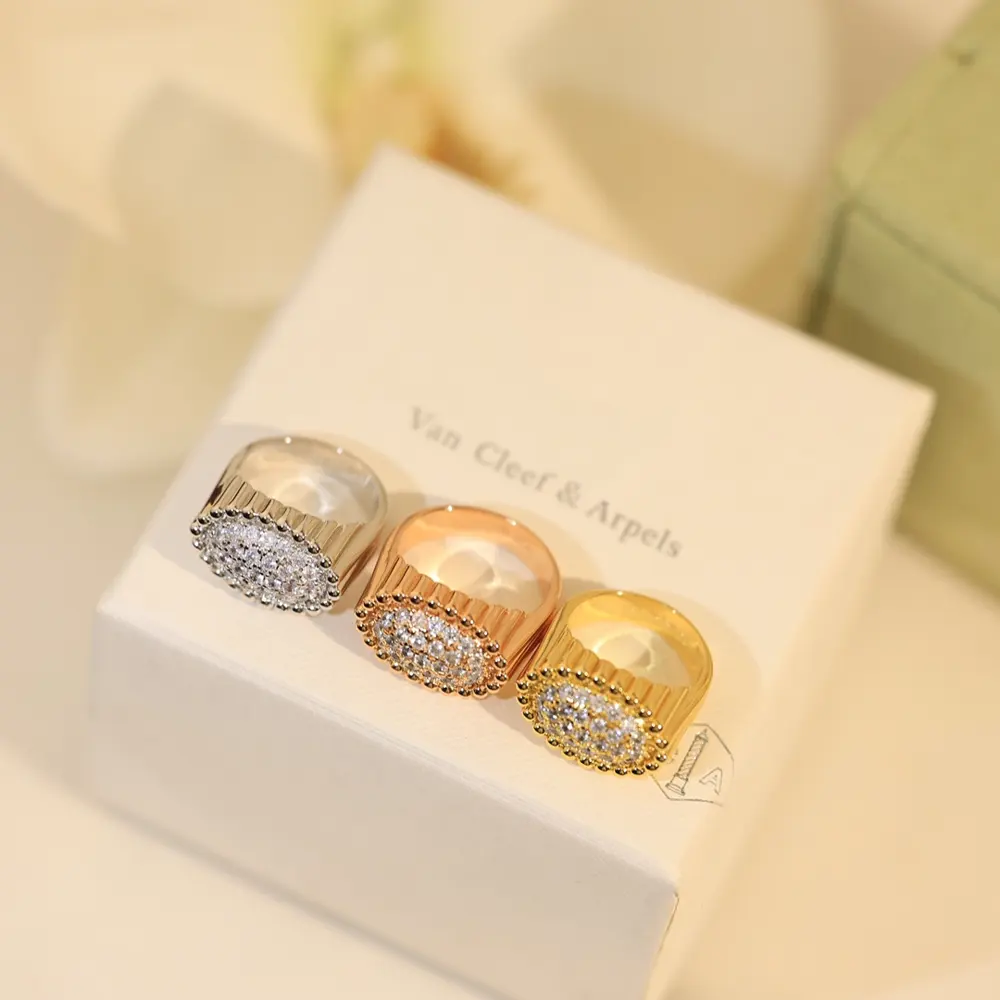 Van Cleef & Arpels Poetic Theme Perlee Collection High-end Ring