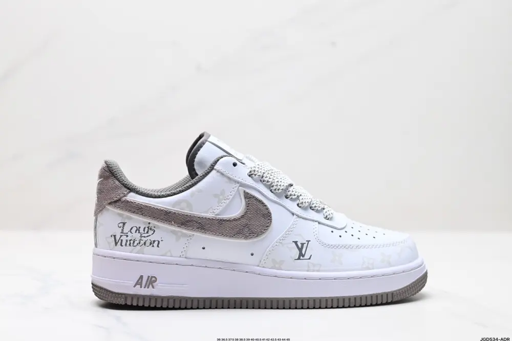 NIKE AlR FORCE 1’07 LV8 Sneakers DR9868-500