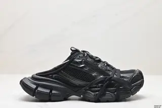 Balenciaga 3XL Mule leather closed-toe slippers 653813