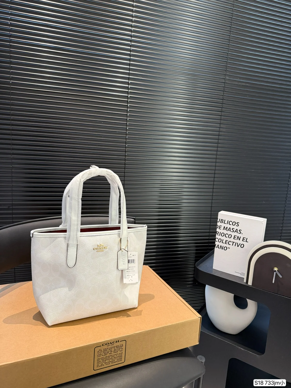 COACH Tote