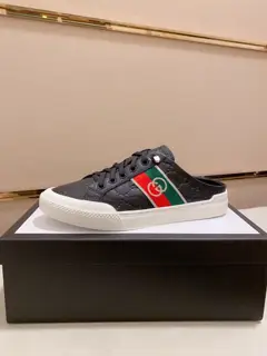 Gucci half-slip counters are on sale at the same time