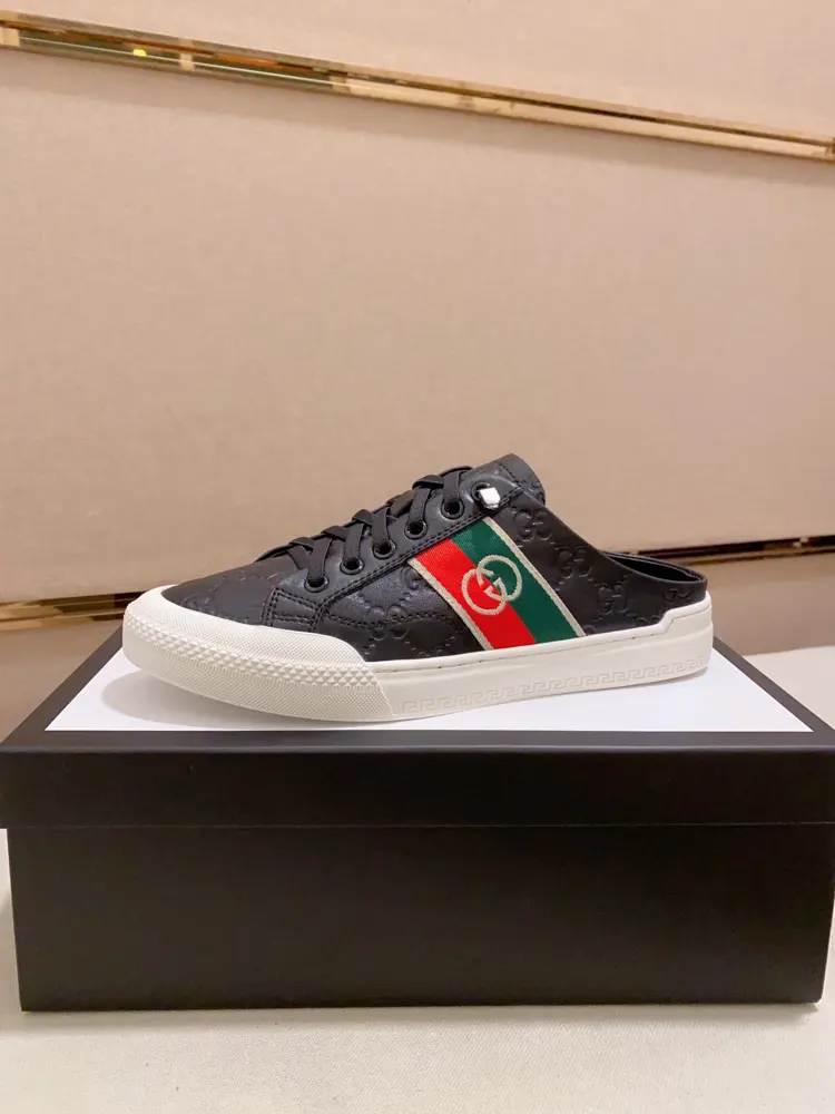 Gucci half-slip counters are on sale at the same time