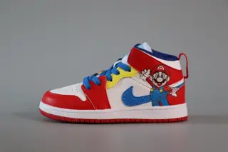 Jordan Air Jordan 1 Super Mario children’s shoes This pair of children’s shoes combines the