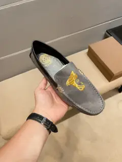 Versace The Medusa head logo on the shoe body represents the advanced craftsmanship