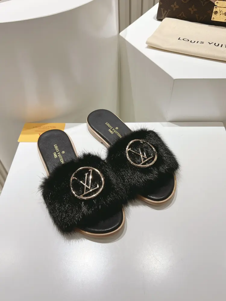 Louis Vuitton full leather flat open toe sandals