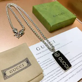 Gucci The latest Gucci necklace with a higher grade chain