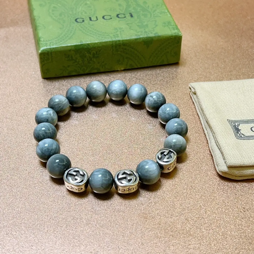 Gucci bracelet Luxury bracelet for men and women. The latest model. Full gray crystal per