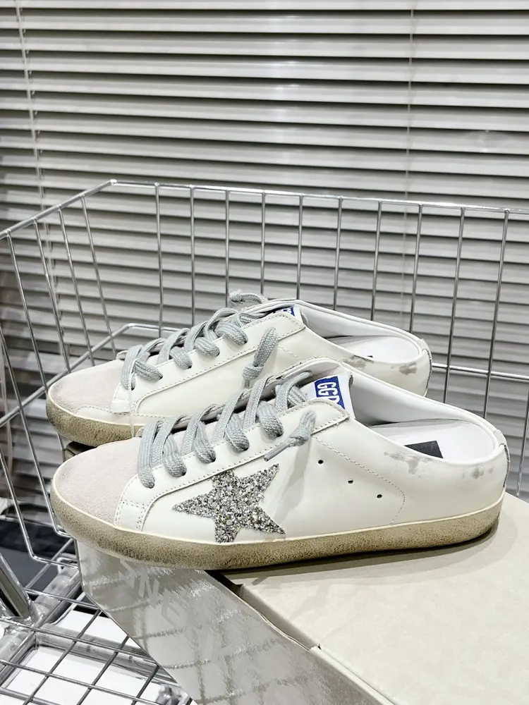 Golden Goose Deluxe Brand.Small dirty shoes half-slippers