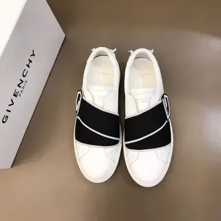 Givenchy low-top men’s sneakers