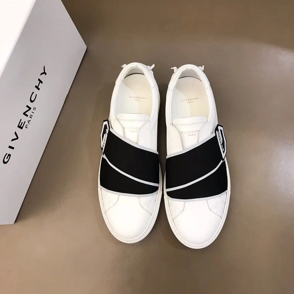 Givenchy low-top men’s sneakers