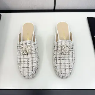 Chanel closed toe slippers original molded hardware buckle Top version made at the