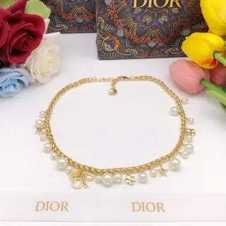 [Dior’s latest model pendant pearl necklace with letters Dior] Same brass material as the